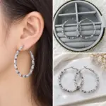 Silver Taş Dokulu Orta Boy Halka Küpe